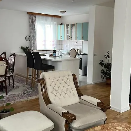 Comfy Apartment *